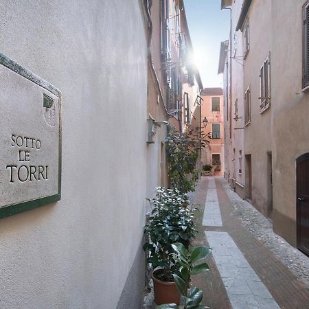 B&B Sotto Le Torri Albenga Exteriör bild