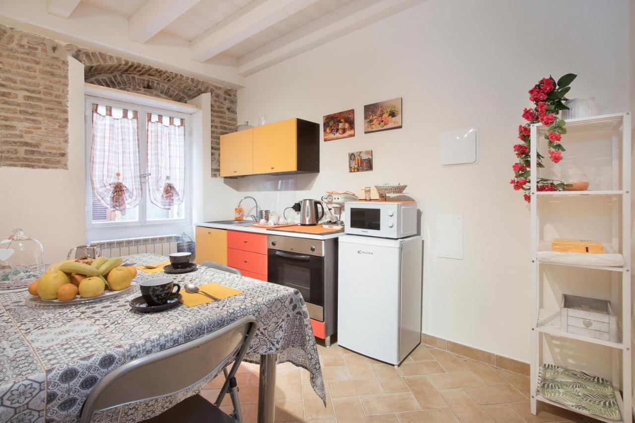 B&B Sotto Le Torri Albenga Exteriör bild
