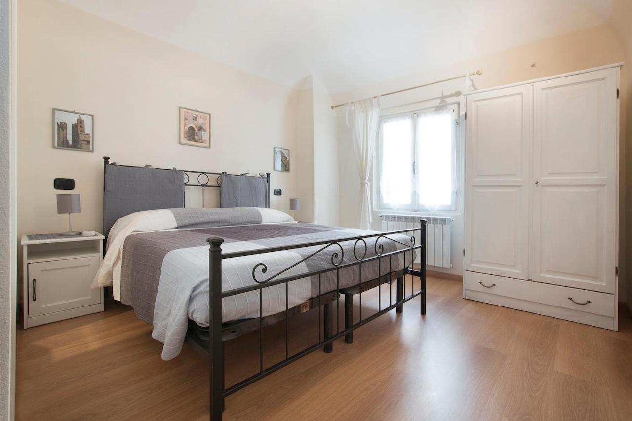 B&B Sotto Le Torri Albenga Exteriör bild