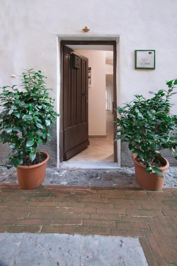 B&B Sotto Le Torri Albenga Exteriör bild