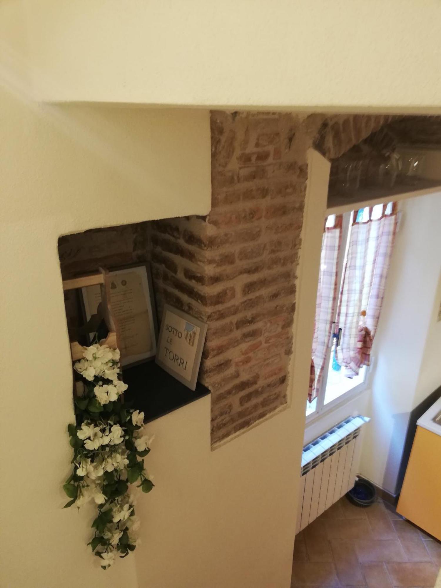 B&B Sotto Le Torri Albenga Exteriör bild